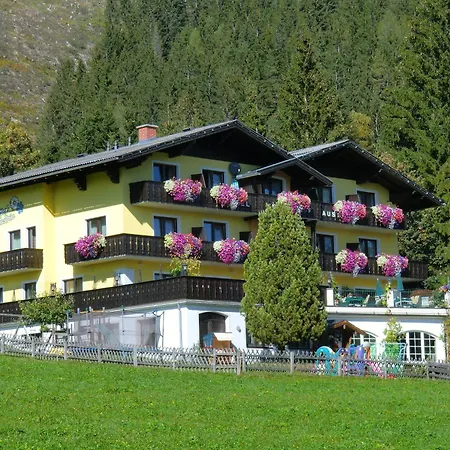 Sporthof Austria מלון